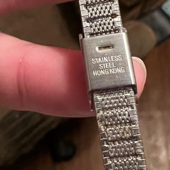 ⭐️Vintage Gruen Slim Silver & Gold Thin Stainless Steel Watch - Picture 14 of 15